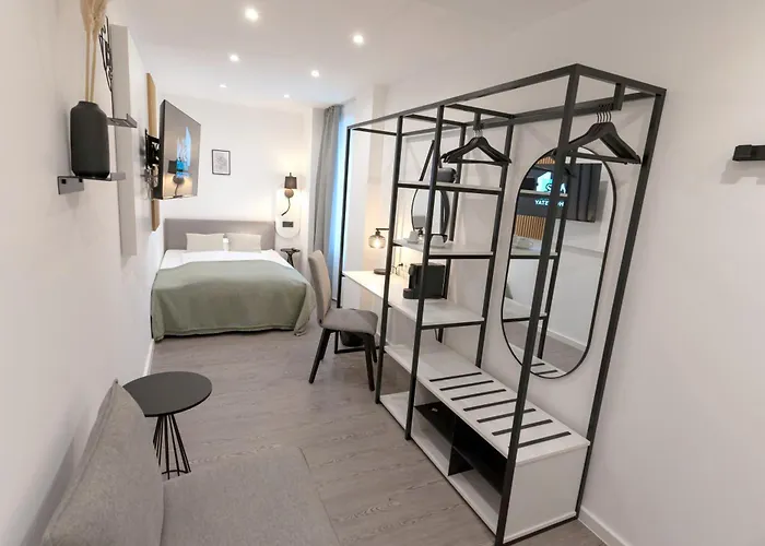 Hotel We Shortstay